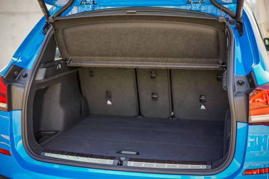 Багажник BMW X1 sDrive20i M Sport 2019 года  (MY) (фото 3 из 23)